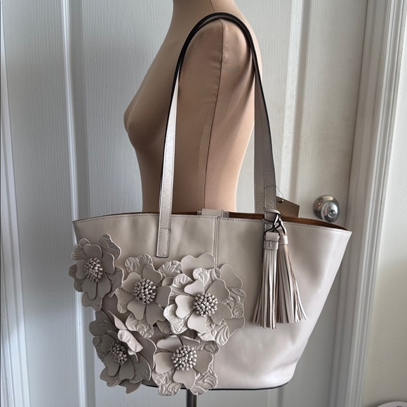 Patricia Nash Marconia Leather Tote Floral Applique HandBag Tassel Chalk White - Picture 5 of 12